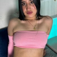 mia_melisaa's Offline Chat Room