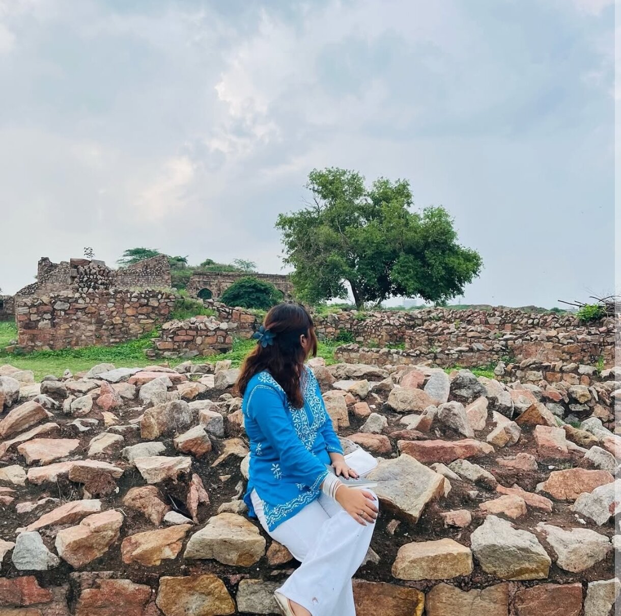 Sakshi_5338