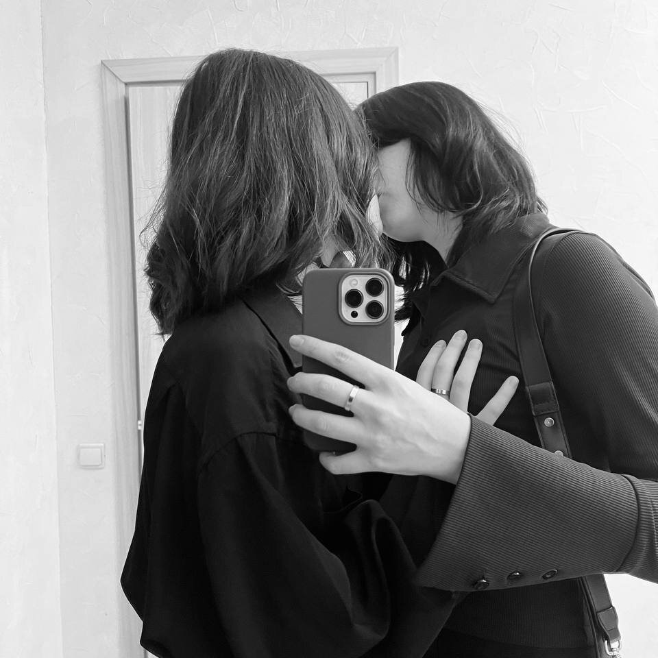 Live sex webcam photo for the_cure___ #289788858