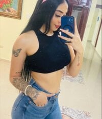 skinnyabbyl's Offline Chat Room