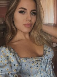 LuciaShadwell's webcam live show