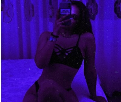 -Maya-- on StripChat