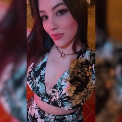 Hathorwarri0r Female Brunette Live Webcam Porn