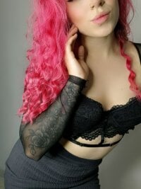 Ania_Pinkk's Offline Chat Room