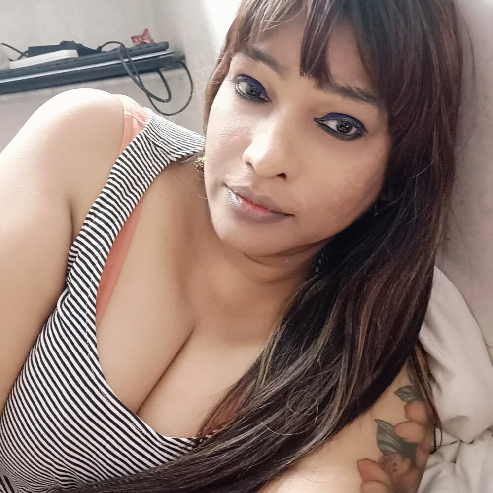 anjalibhovii from stripchat