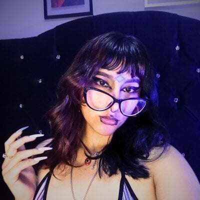 karmanblack4 from stripchat