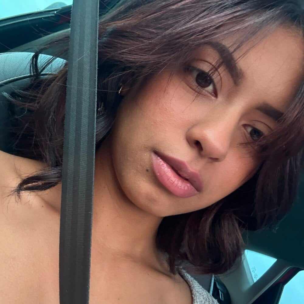 sexlivecamsites.com karol_loves livesex profile in in-youre-heart-3 cams