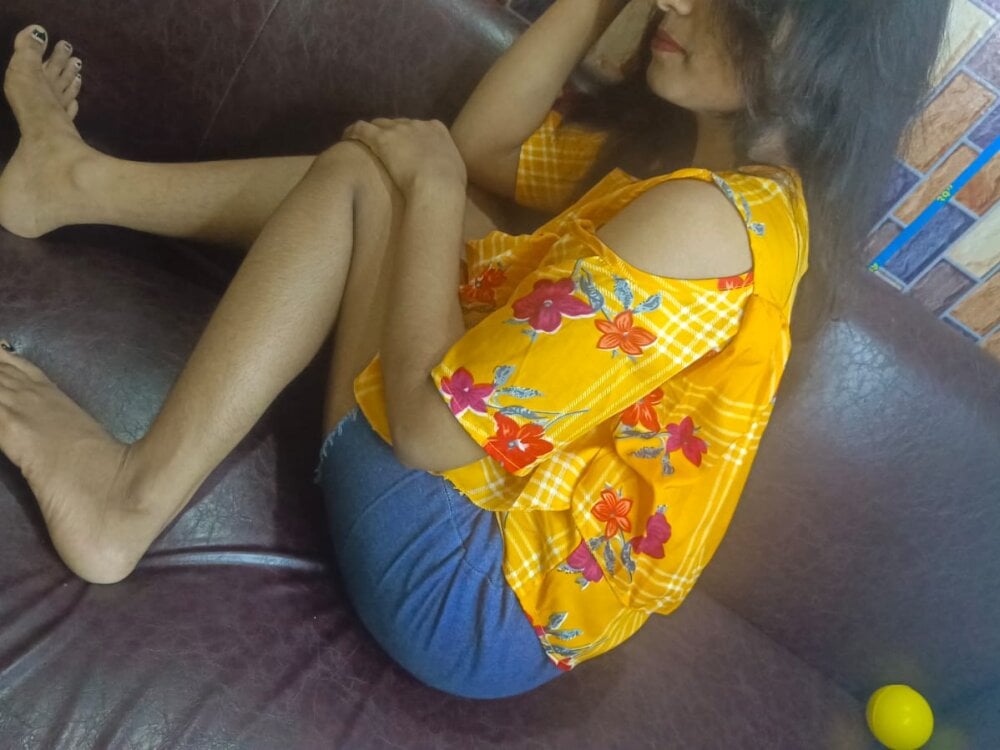 pornsexycams.com indian-glory livesex profile in europe-secret-place-3 cams