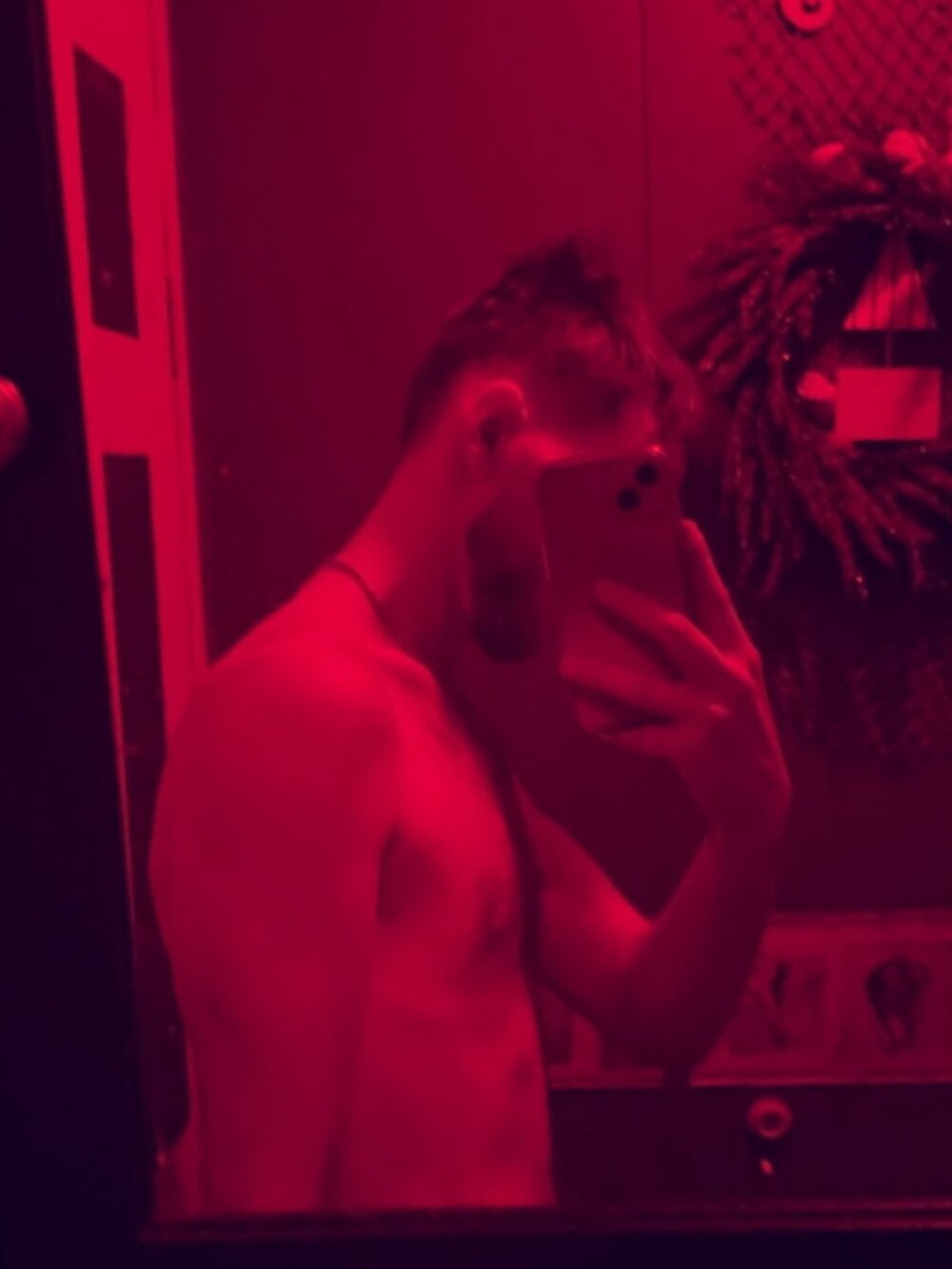 MrFantasyLover's Offline XXX Chat