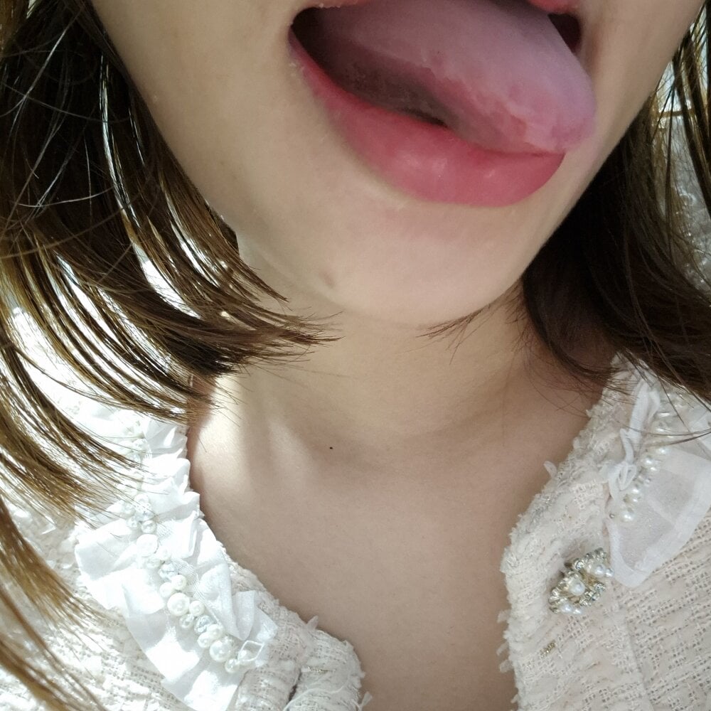 livesex.fan yumiik2kk livesex profile in on-ur-lap cams