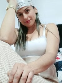 chariss32's webcam live show