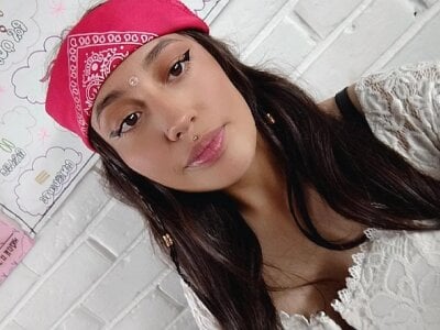 Stefania_rousse Female Colombian Live Cam Porn