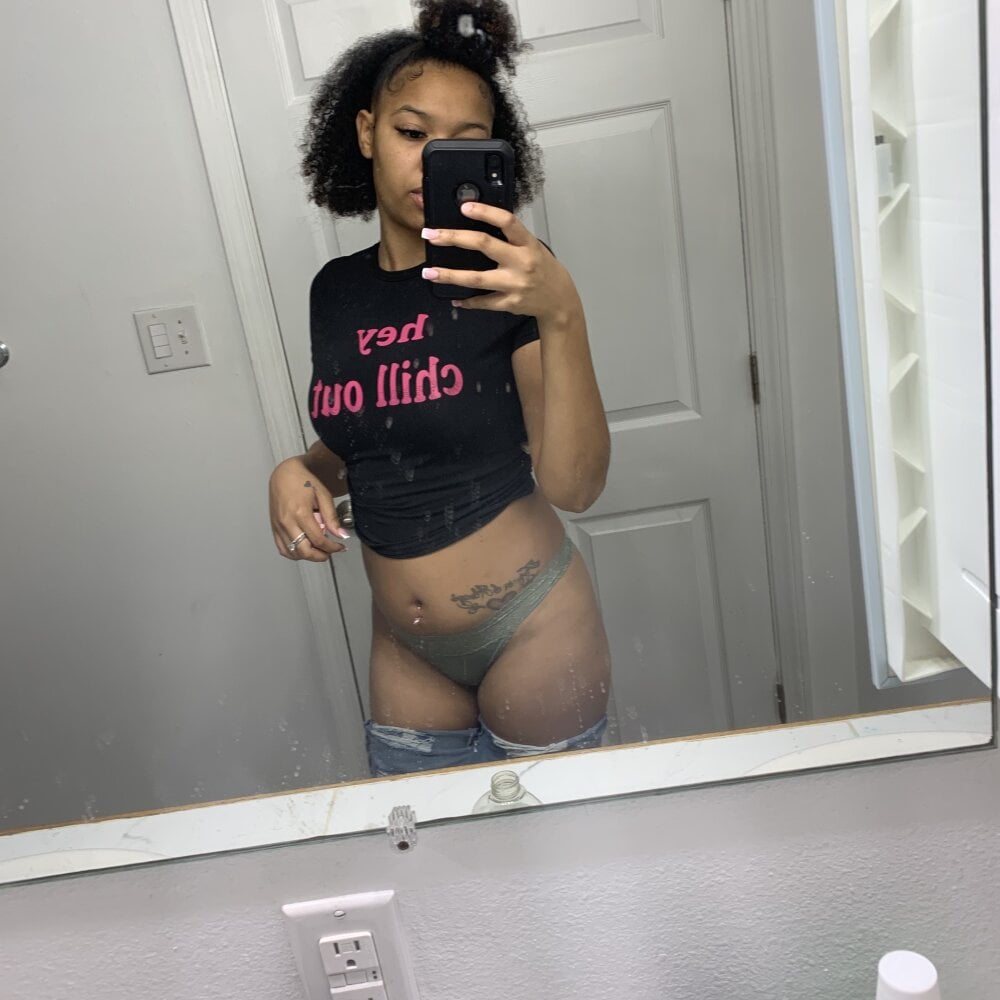 Collegecreamerr_K2002 profile