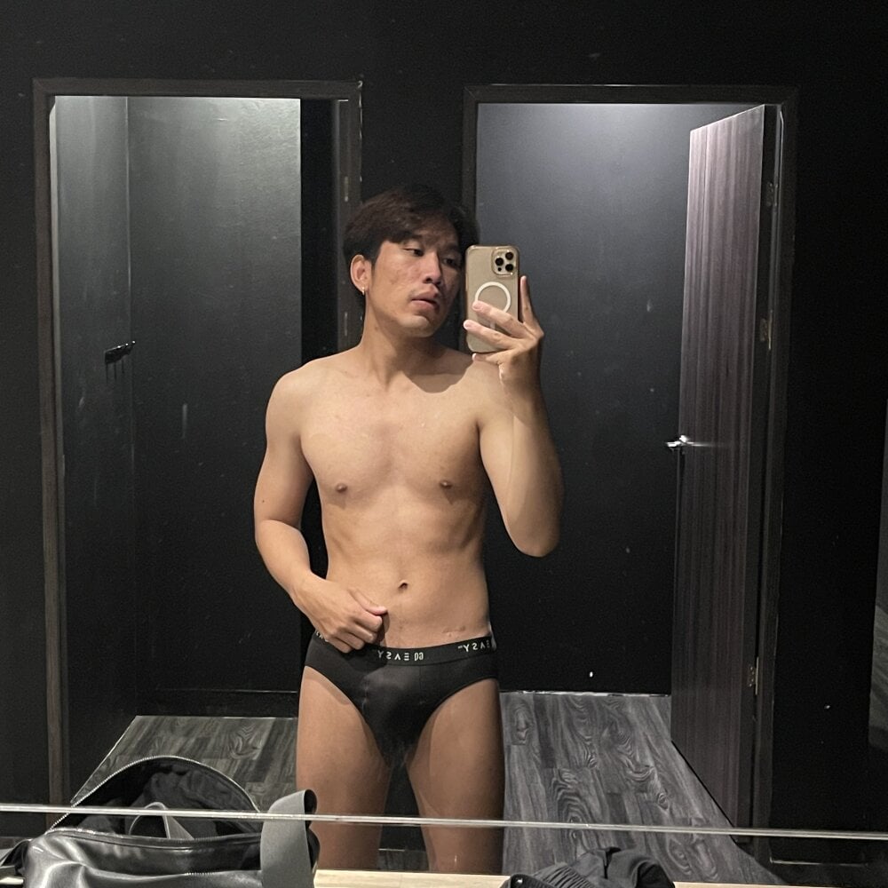 coazh_bigp18 from stripchat