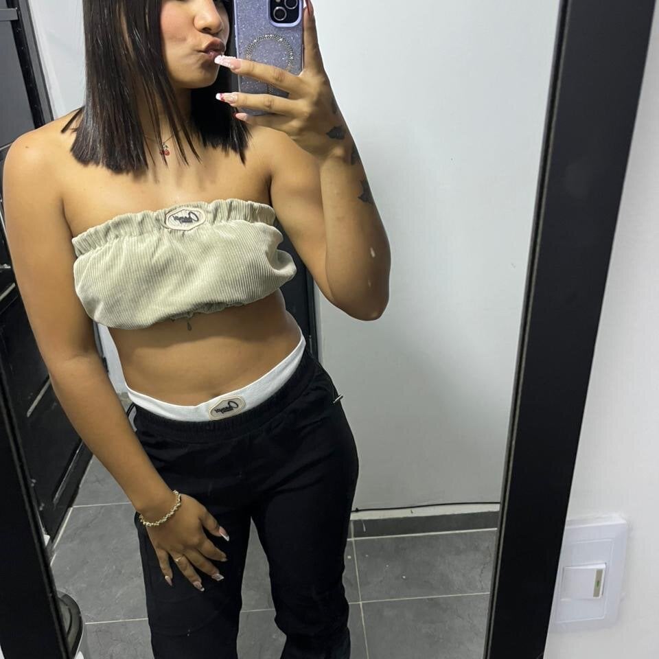 Olivia_yace's Offline XXX Chat