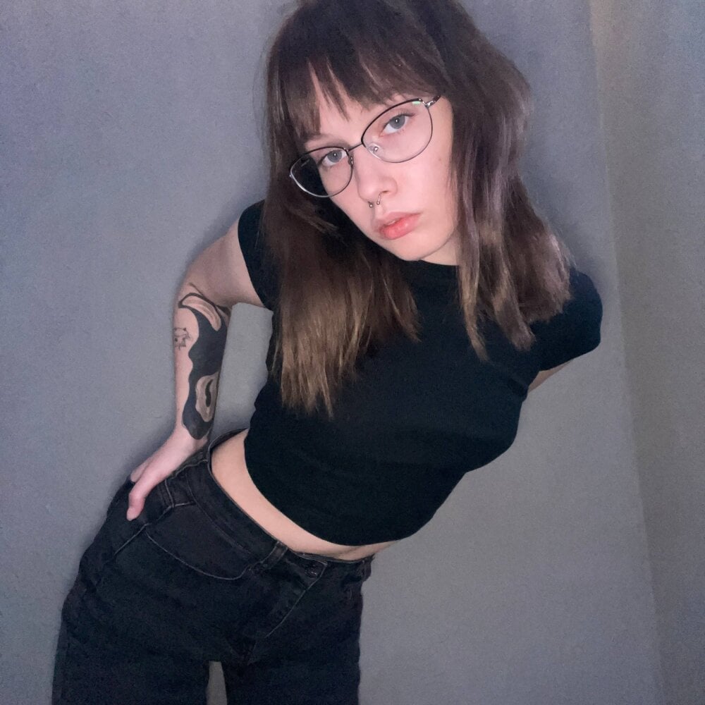 iluvcams.com kk_sui_ livesex profile in small-tits cams