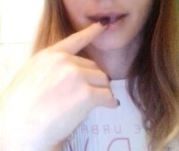 Nensi32's Offline XXX Chat