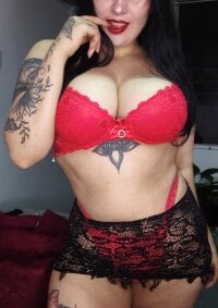 Model HOTKITTEN_LATINAXX