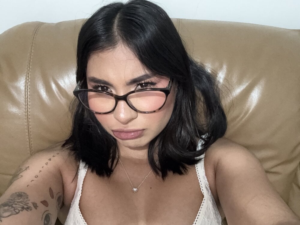 angeles1228 from stripchat