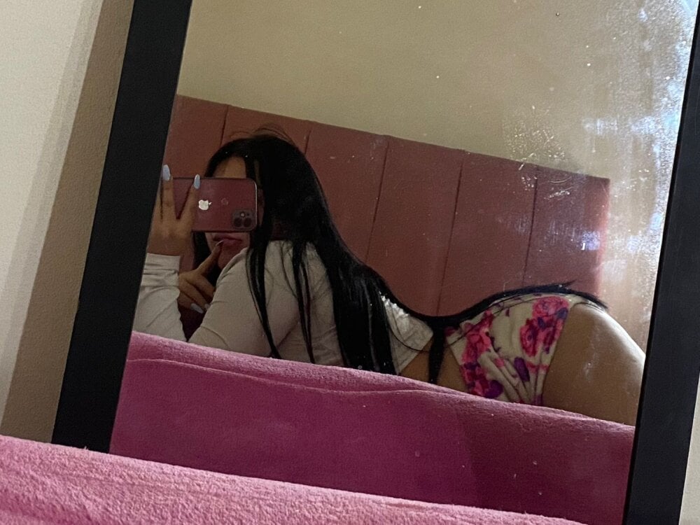 sophie_mejia from stripchat