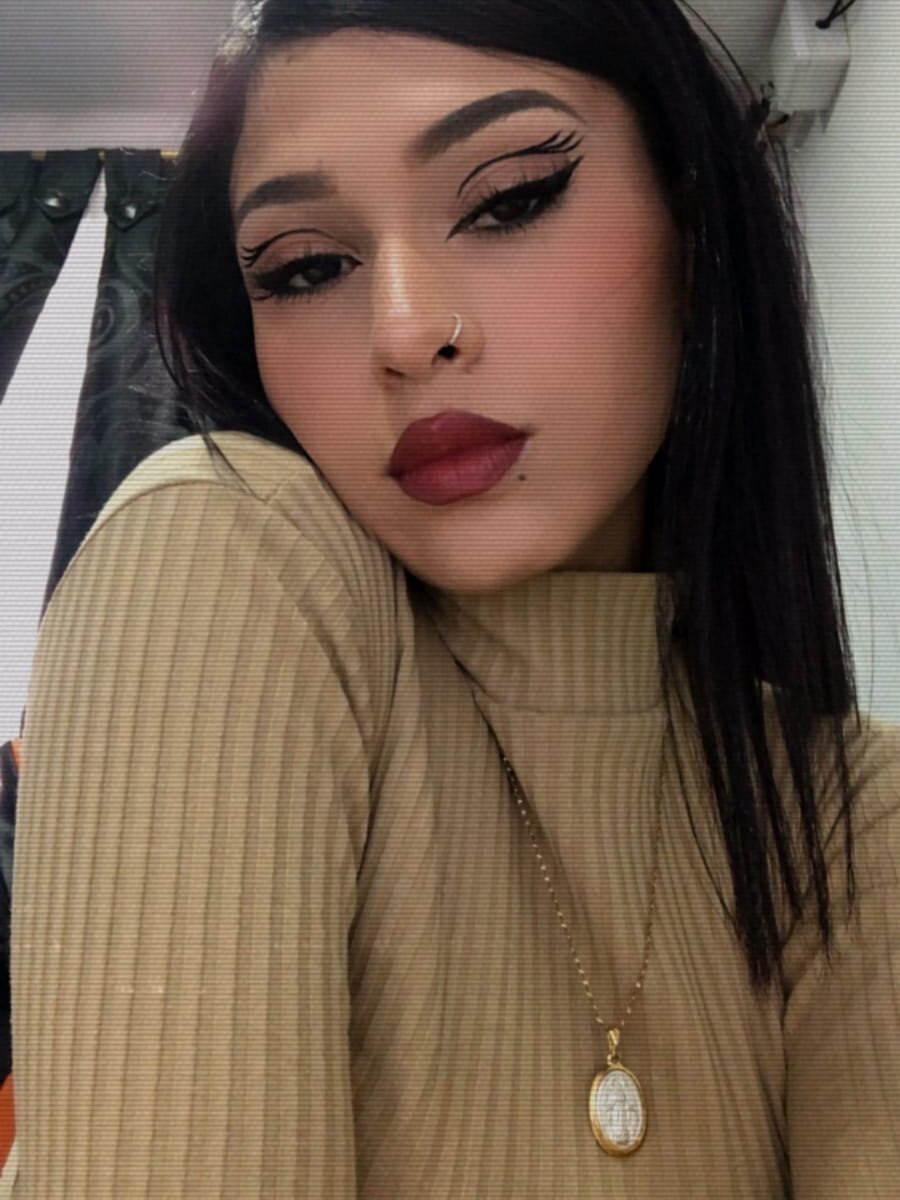 stripchat madison_cortes webcam profile pic via grannylivesexcams.com