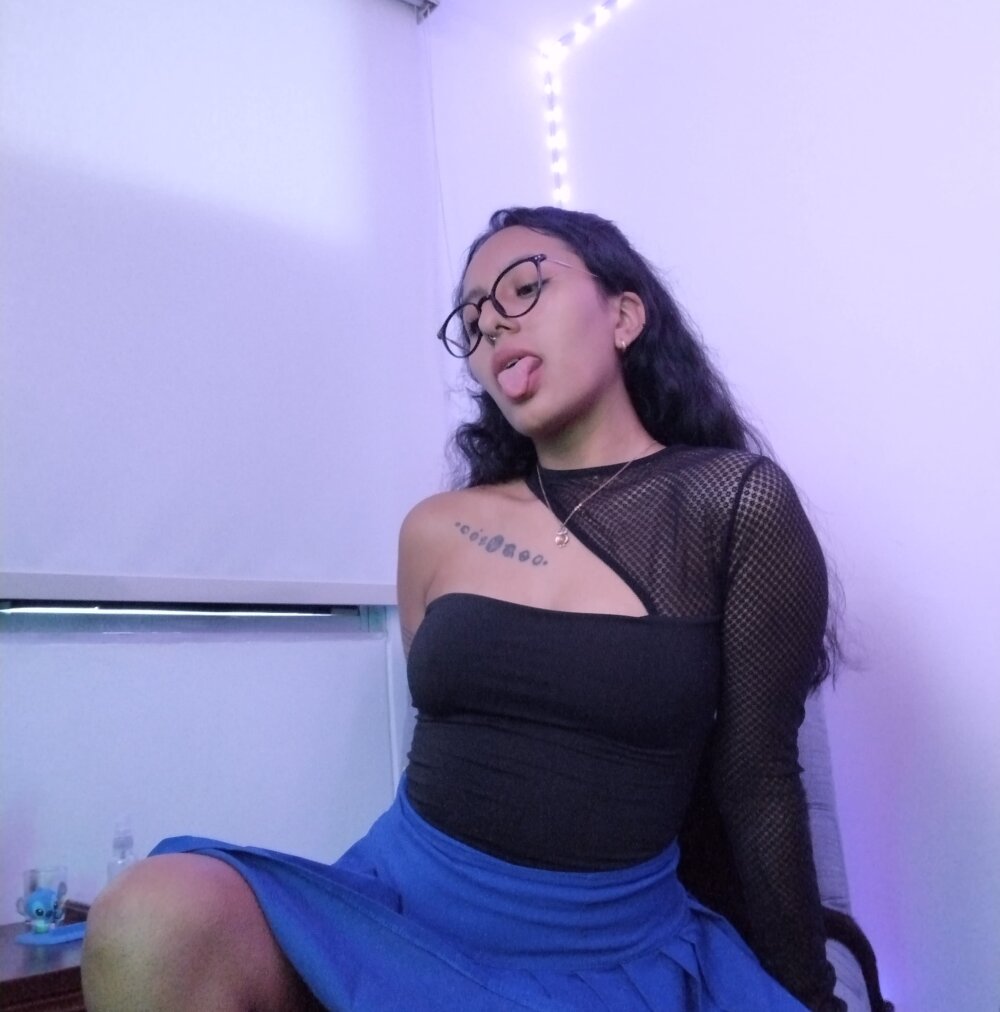 Live sex webcam photo for katey_kings #291077092