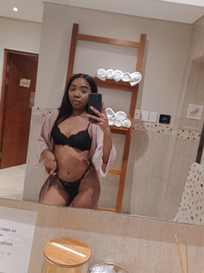 Sexxybella27 - petite ebony