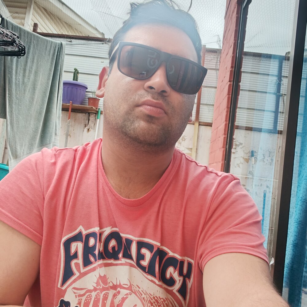 Nicolas23cmplacer offline XXX-chat