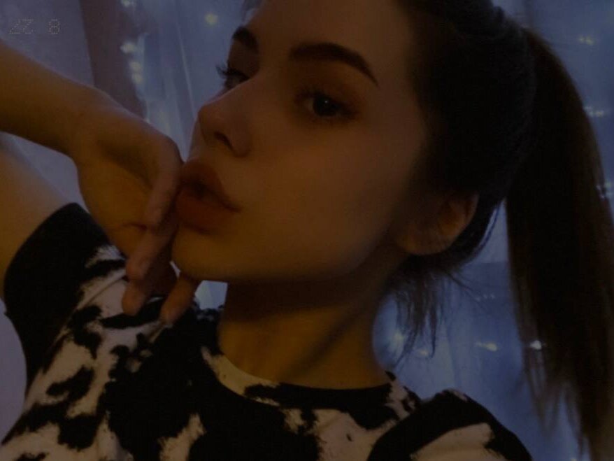 PamelaBrownf's Offline Chat Room