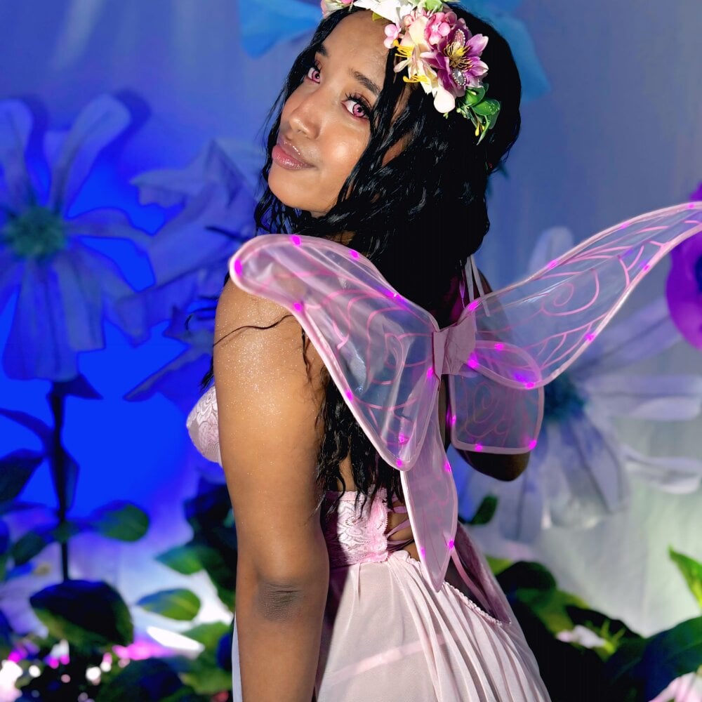 onaircams.com cleo_luna livesex profile in black cams