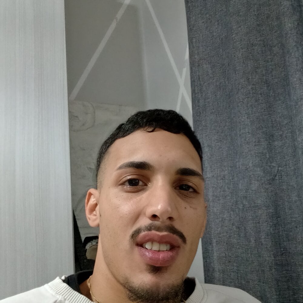 piccolo2002 অফলাইন XXX চ্যাট