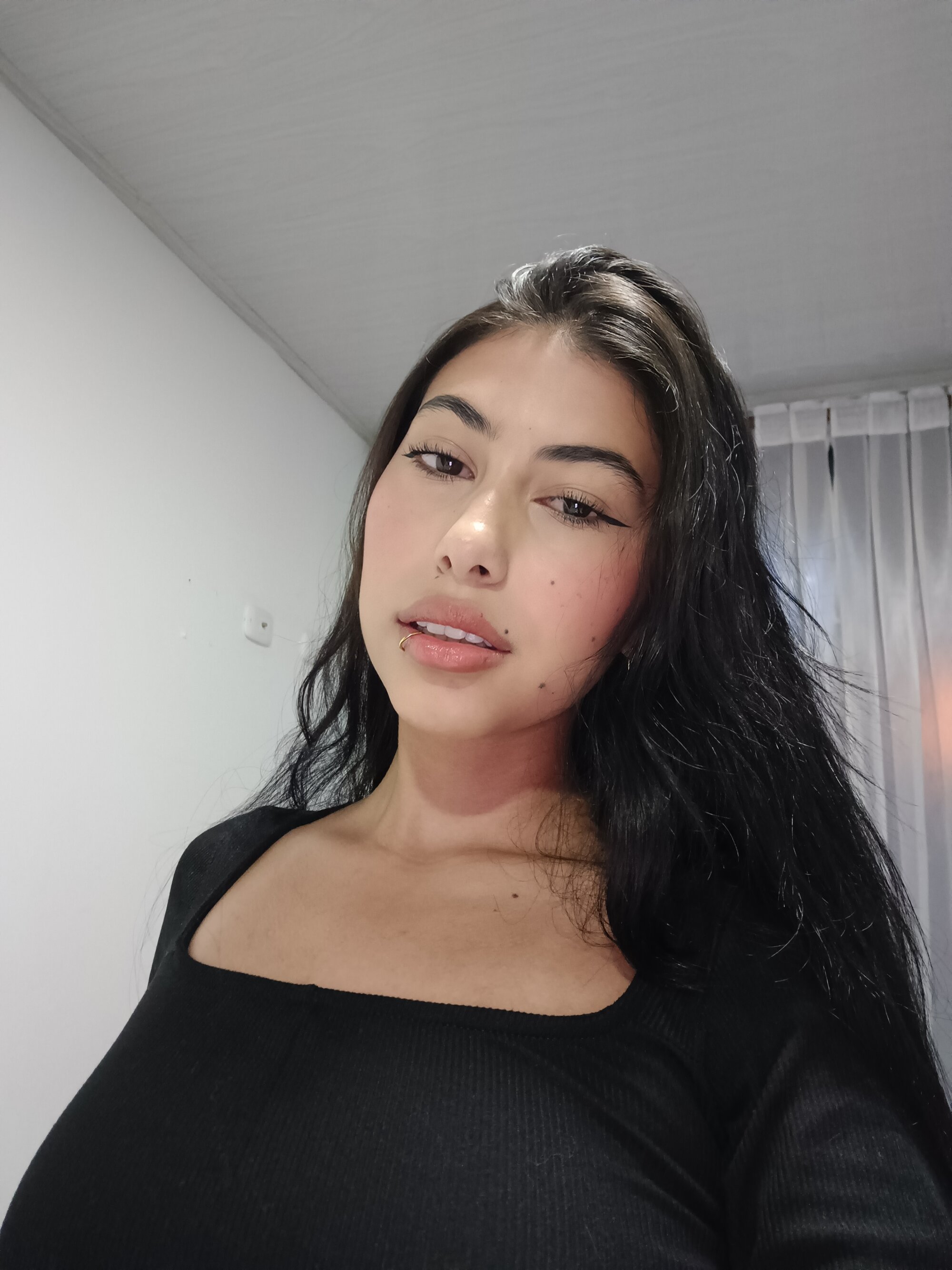 Zoe_hills11