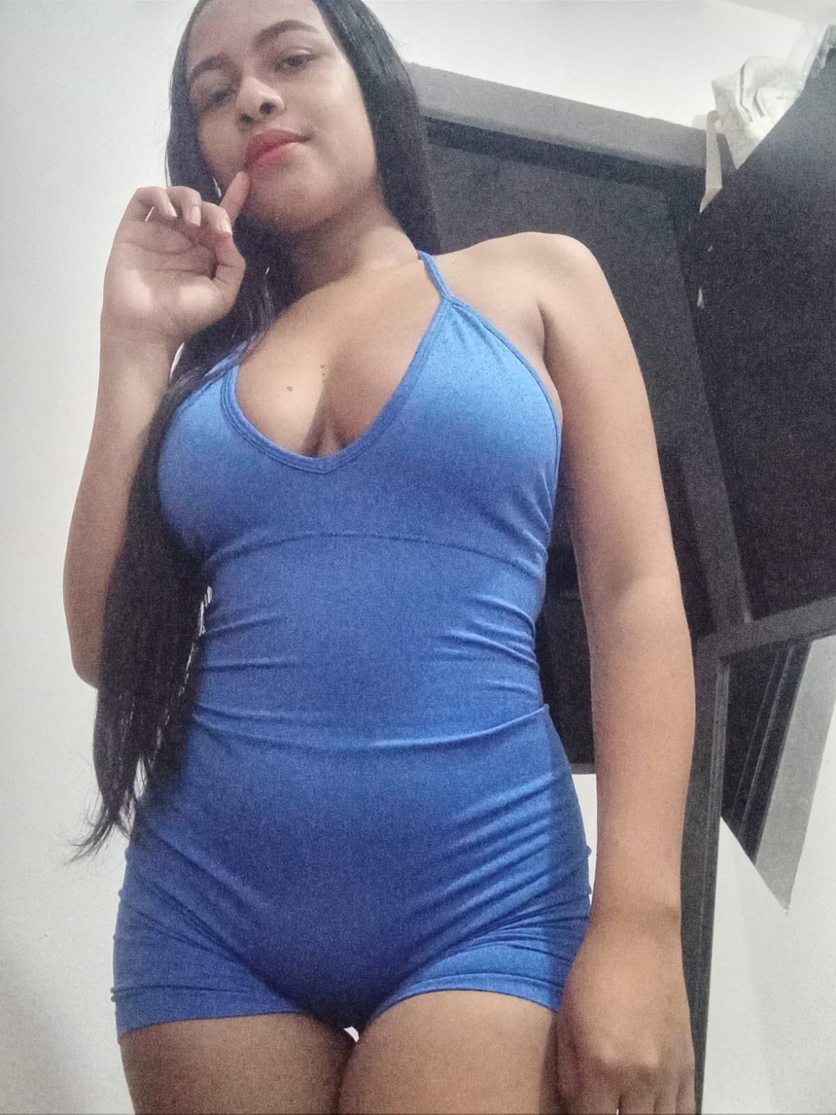 Zhoe_Hot