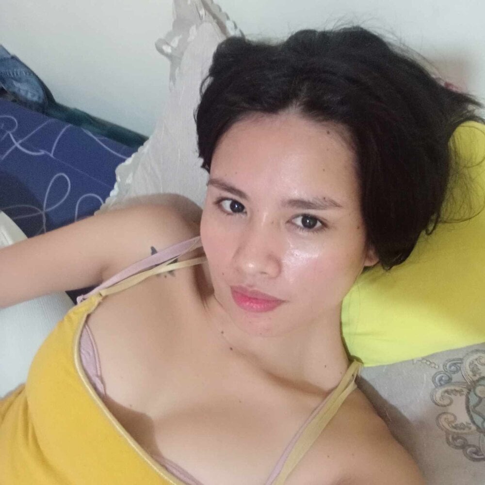 Live sex webcam photo for ItsMechloe18 #287600903