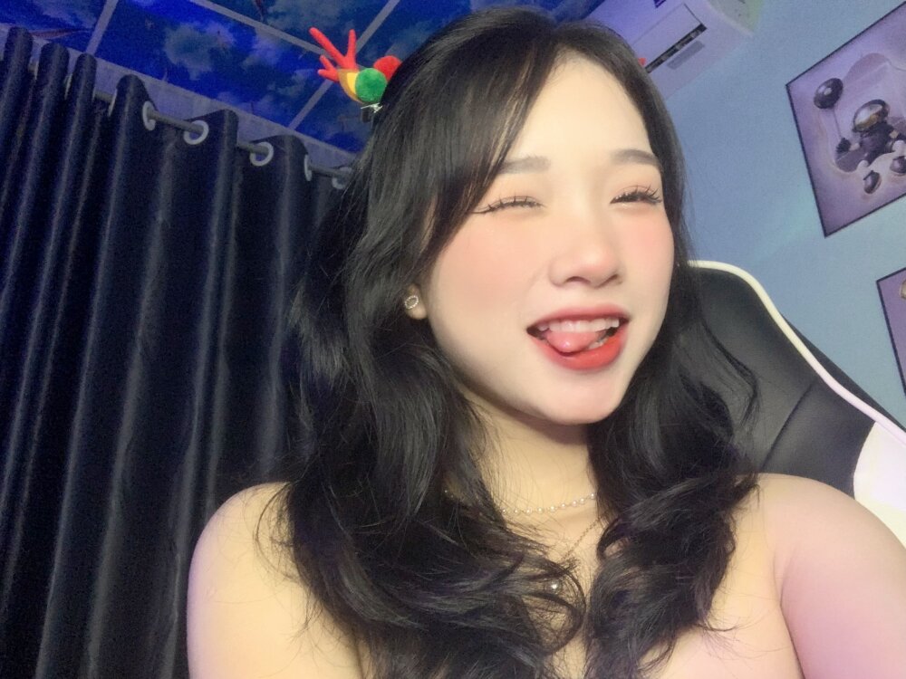 Live sex webcam photo for Mei_Mei98 #288750111