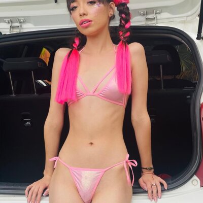 lixie_ 🐉 naked webcam chat