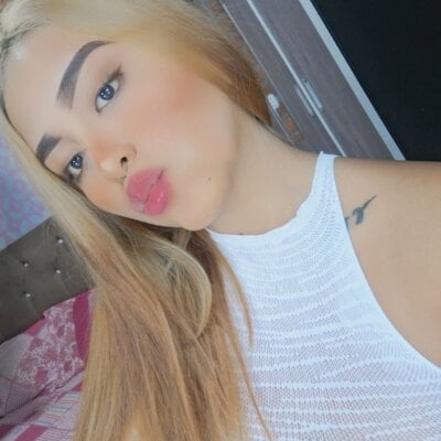 AYFER-01 - Stripchat Teen Housewives Girl 