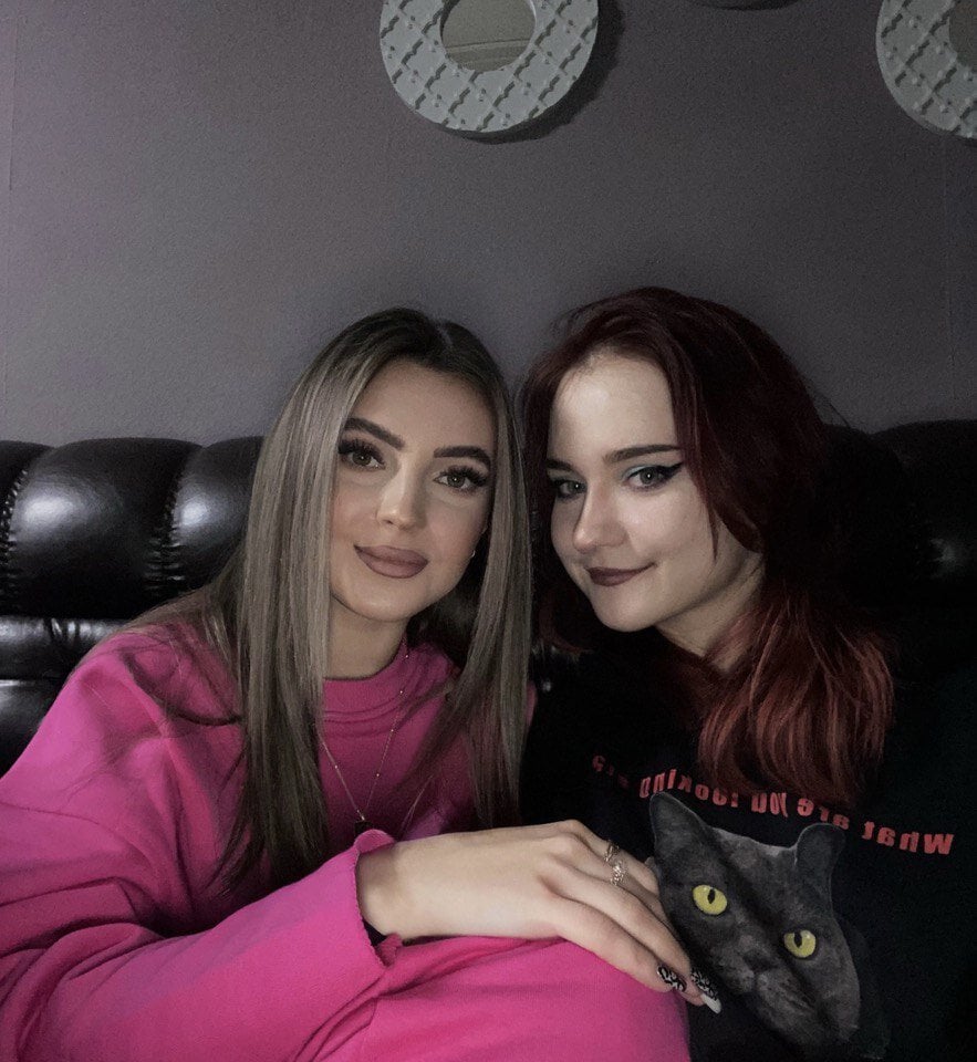 _Anna__Teona_'s Offline XXX Chat