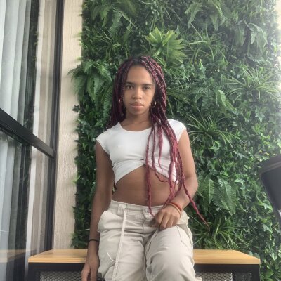 cazzusgrey from stripchat