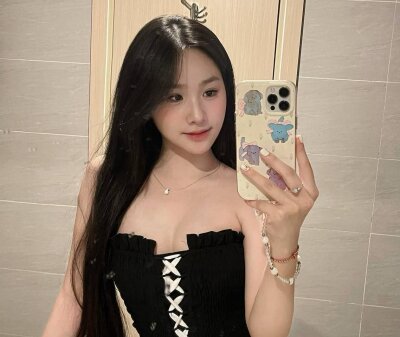 Cherrybomb68 Live Cam on StripChat