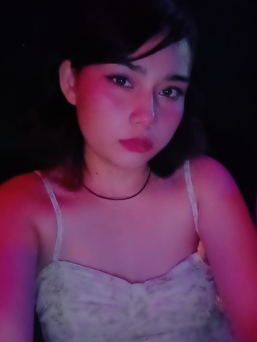 chatnmate.com arirubi livesex profile in i-live-in-vietnam cams