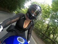 Blonde_racing_chick's Offline Chat Room