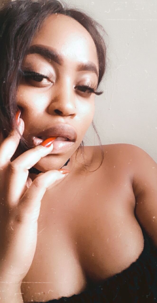 LATOYAXX