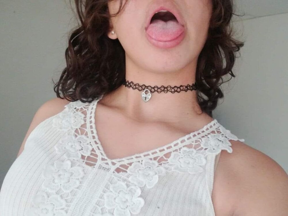 sapphire024 from stripchat