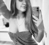 NicholeSweet's Offline Chat Room