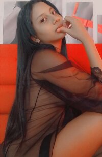 Sexyaddictionn's Offline Chat Room