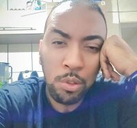 Negostoso23's Offline Chat Room