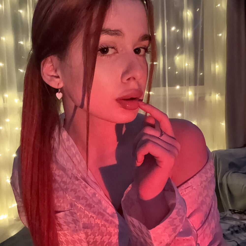 KayaBaunti live cam model at StripChat