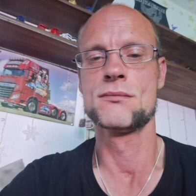 pierre_oi66699 Live Cam on StripChat