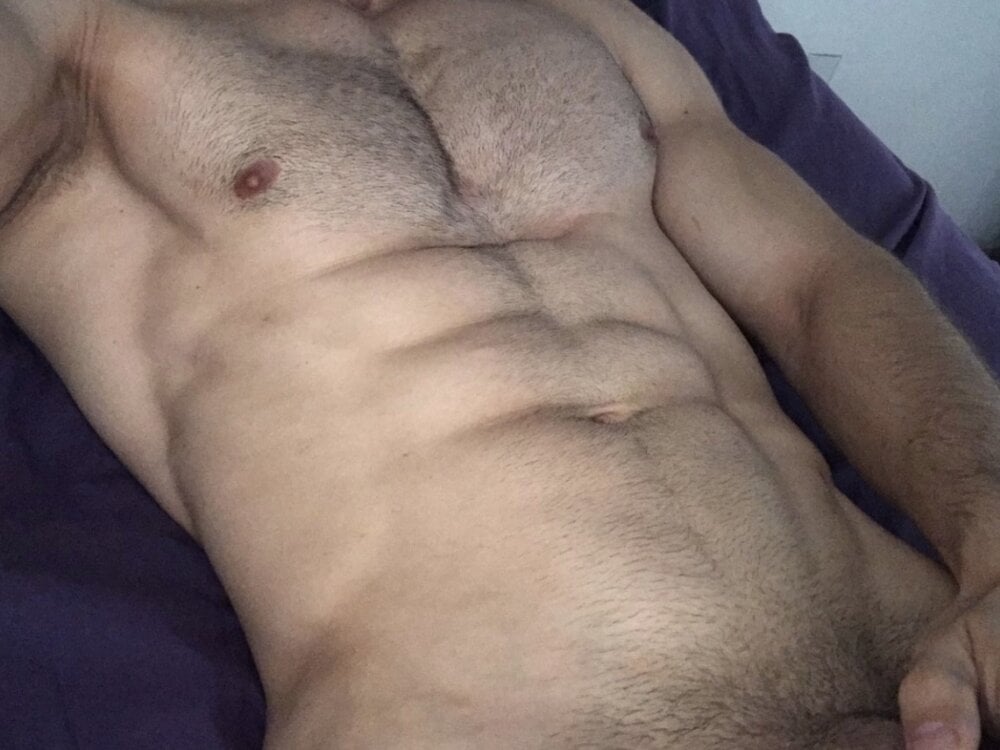 Live sex webcam photo for MaXxXenia22 #290236664